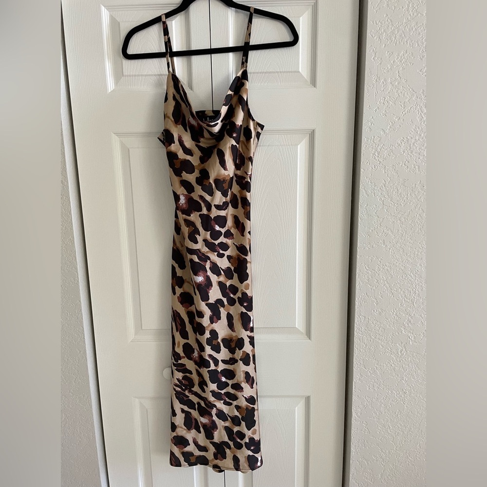Lulu’s leopard print midi dress